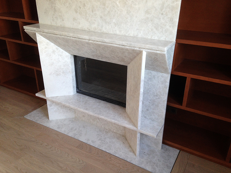 cheminee moderne en marbre